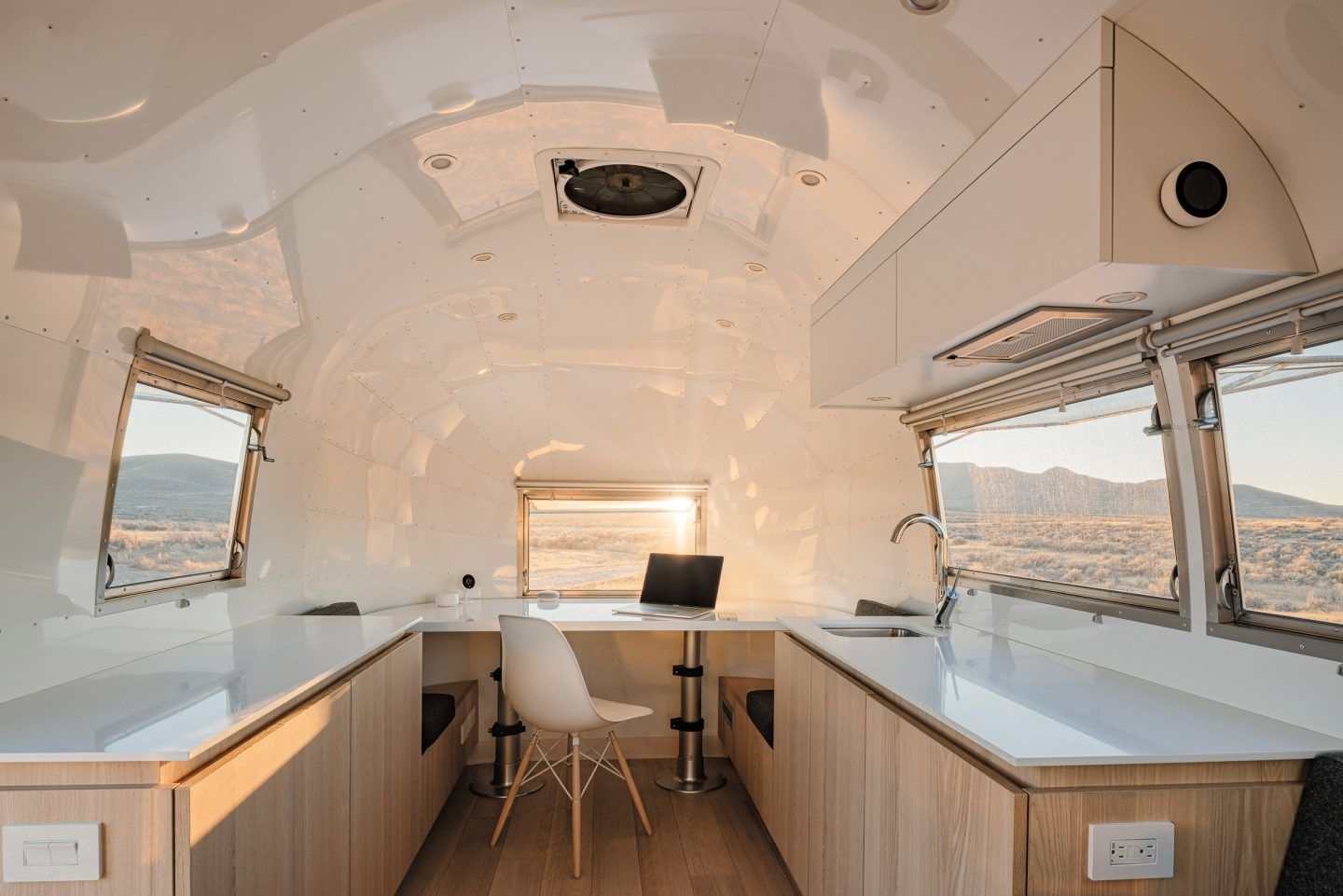 IGNANT-Architecture-Edmonds-Lee-Architects-Airstream-1