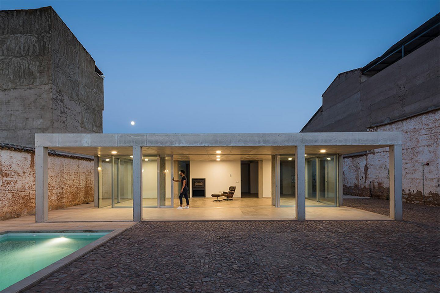 IGNANT-Architecture-Estudio-Jesus-Donaire-Casa-Entre-Tapiales-23