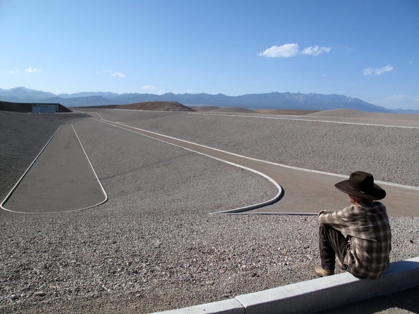 IGNANT-Art-Michael-Heizer-City-9