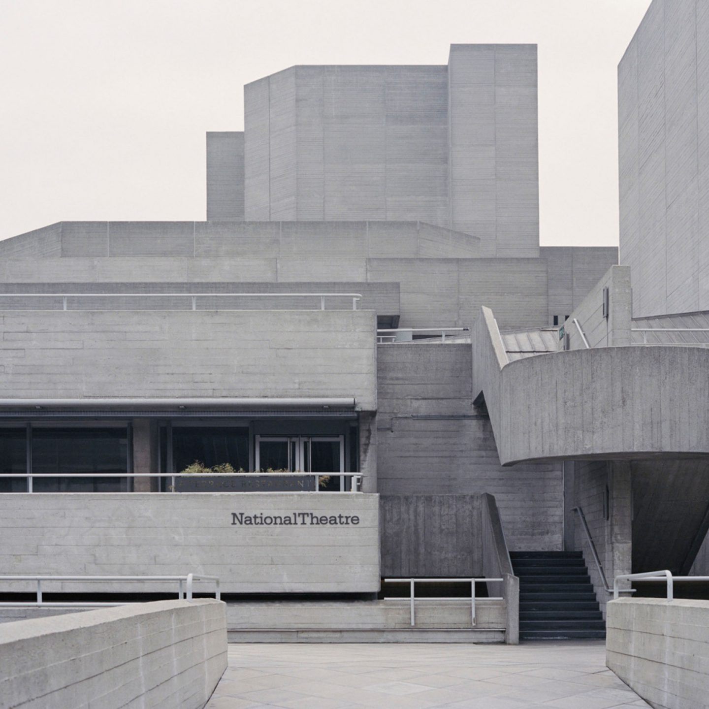 IGNANT-Travel-Royal-National-Theatre-Rory-Gardiner-002