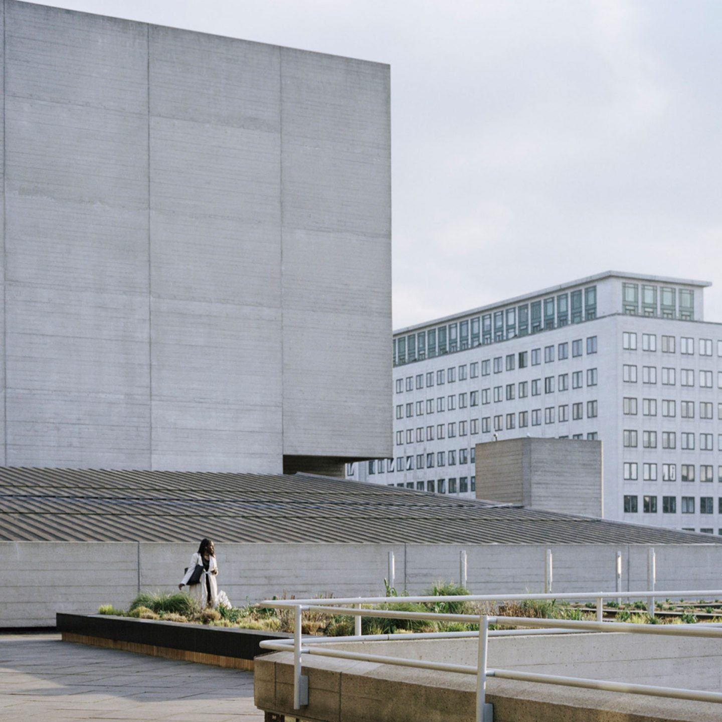 IGNANT-Travel-Royal-National-Theatre-Rory-Gardiner-004