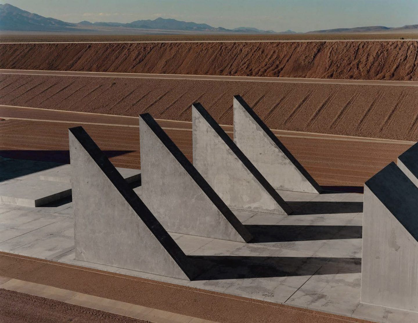 ignant-art-michael-heizer-city-8