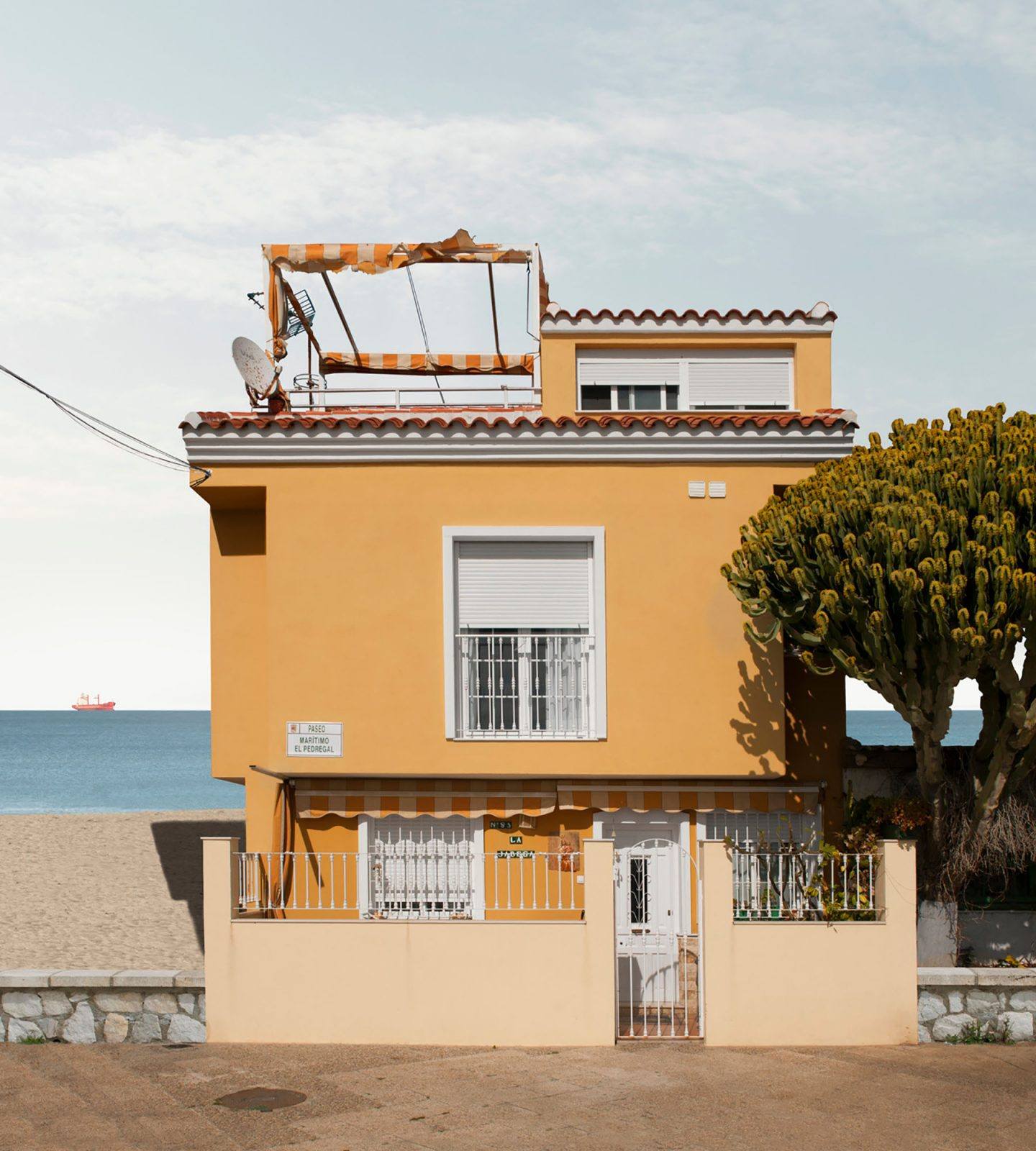 IGNANT-Photography-Katharina-Fitz-Malaga-Paracosmic-Houses-9