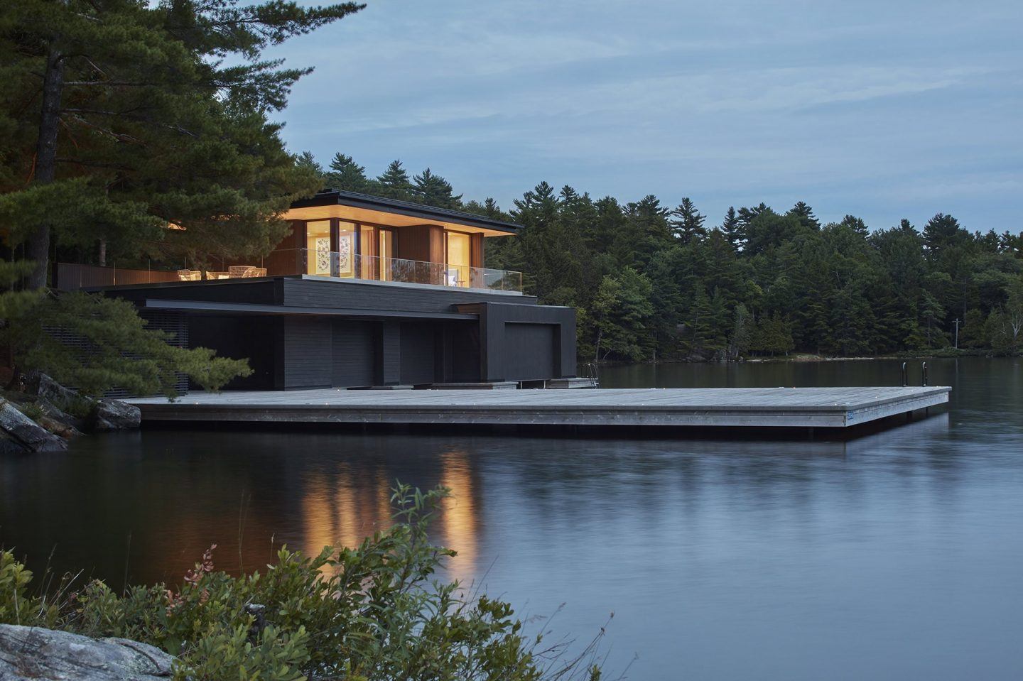 IGNANT-Architecture-Muskoka-Boathouse-13