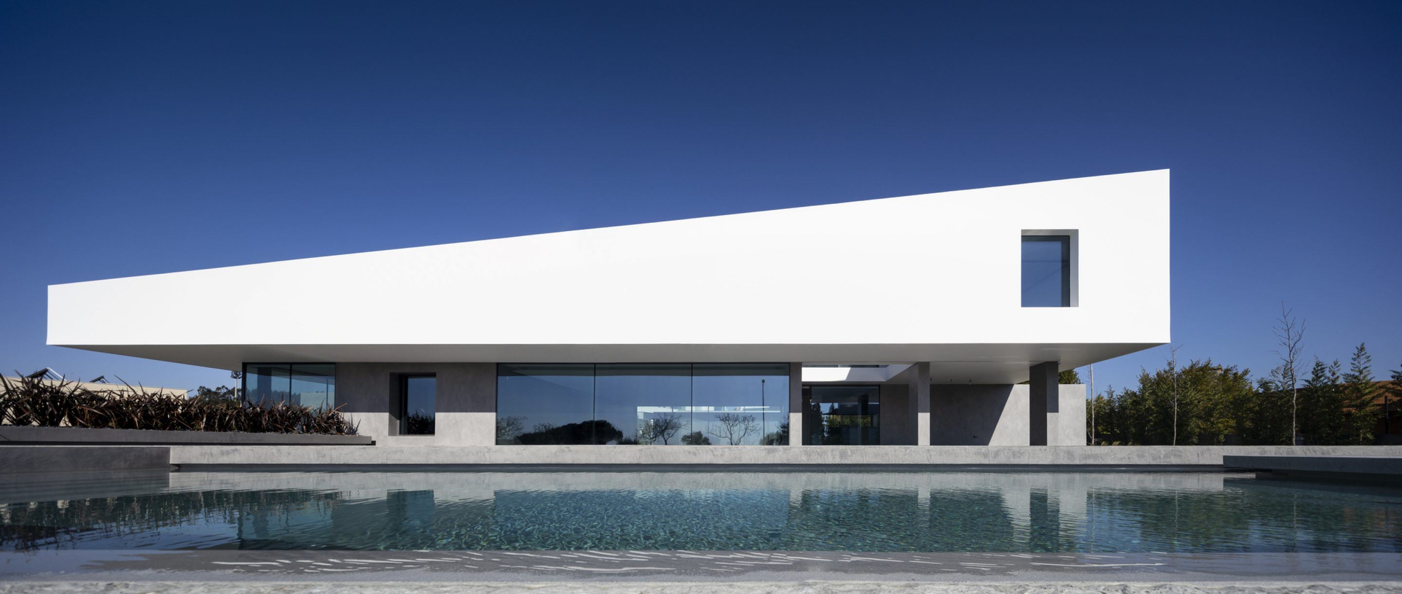 IGNANT-Architecture-Bica-Arquitectos-Belas-Clube-de-Campo-House-001