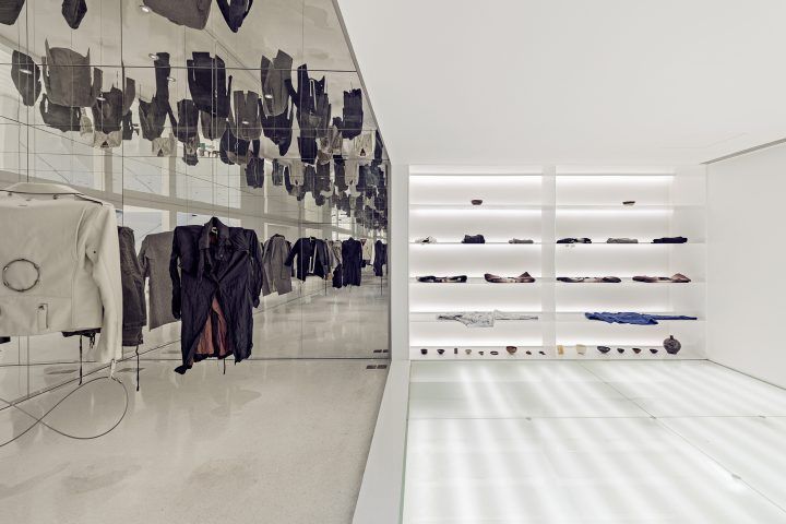 This Mirror-Lined Designer Boutique In Beijing Is Filled With Greenery ...