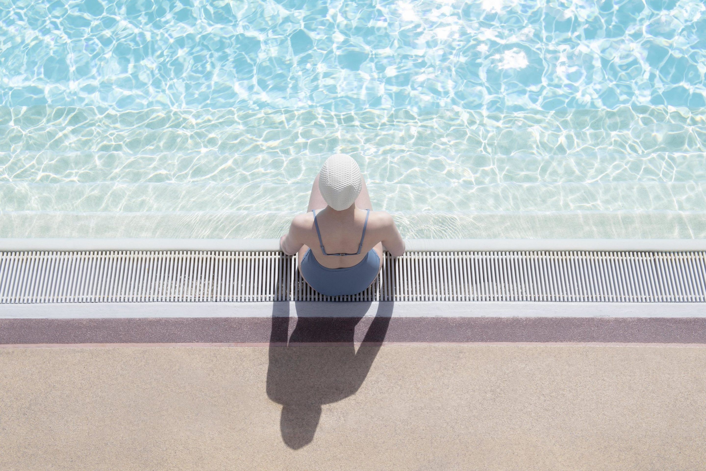 IGNANT-Photography-Soo-Burnell-Poolside-008