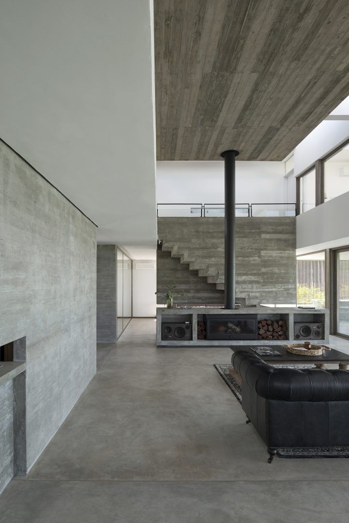 Luciano Kruk’s Latest Clean-Lined Concrete Home Overlooks A Lagoon In ...