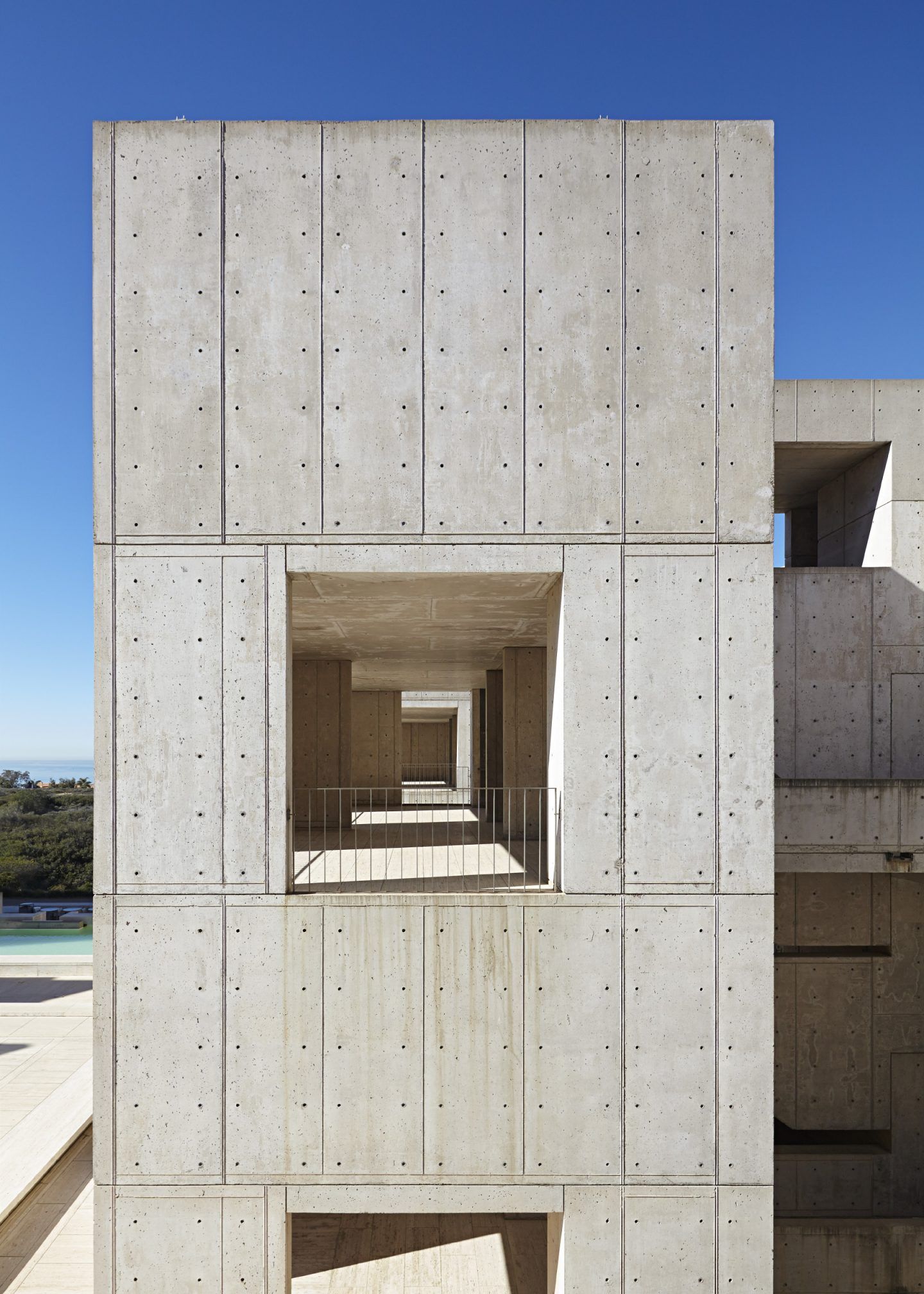 louis kahn salk institute interior