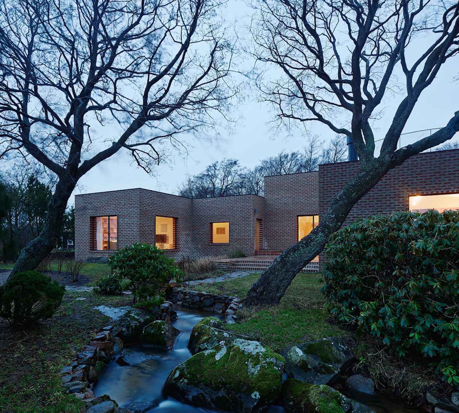 Tham & Videgård Designs A Home Around A Picturesque Creek In