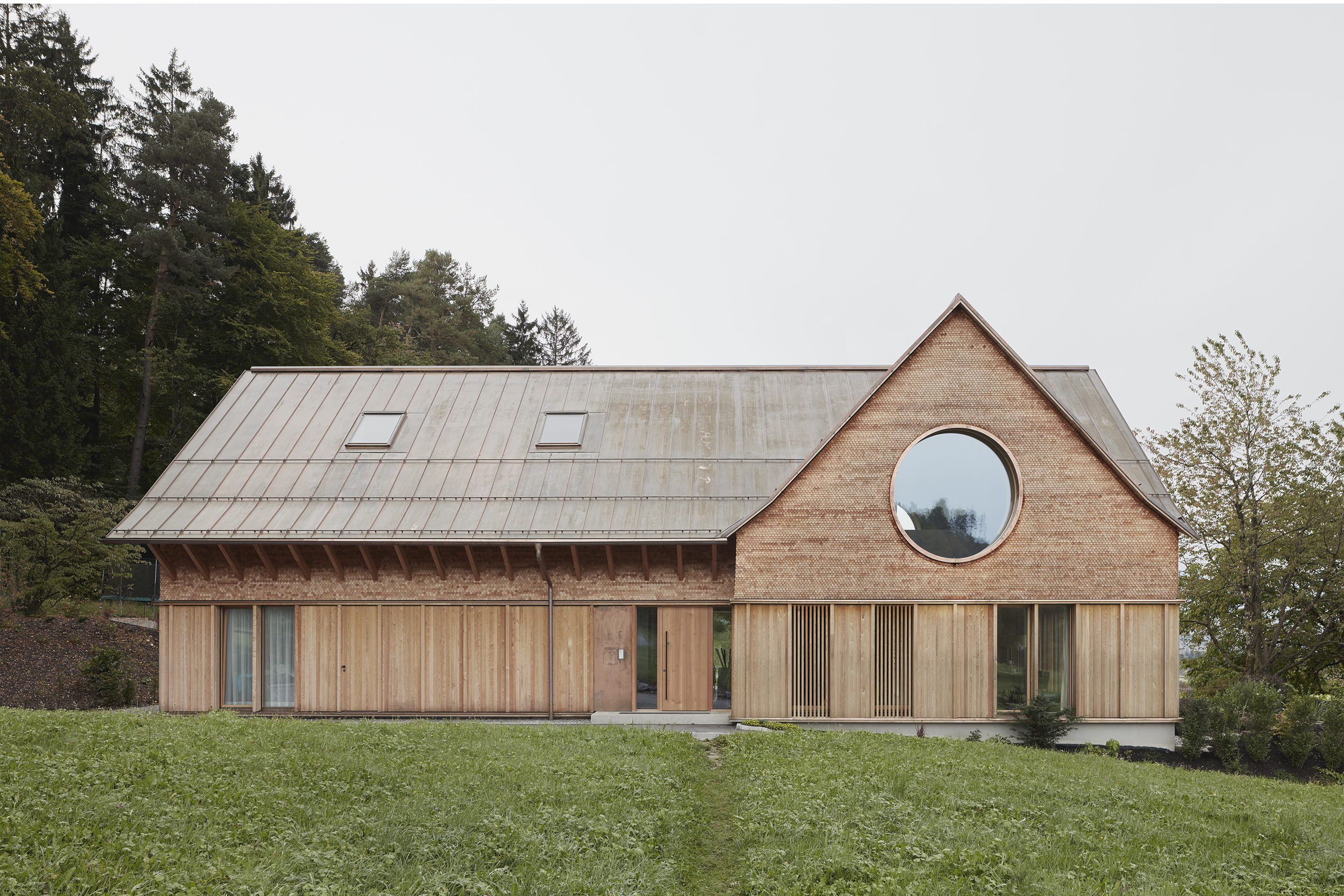 IGNANT-Architecture-Innauer-Matt-Architekten-House-With-Three-Eyes-01