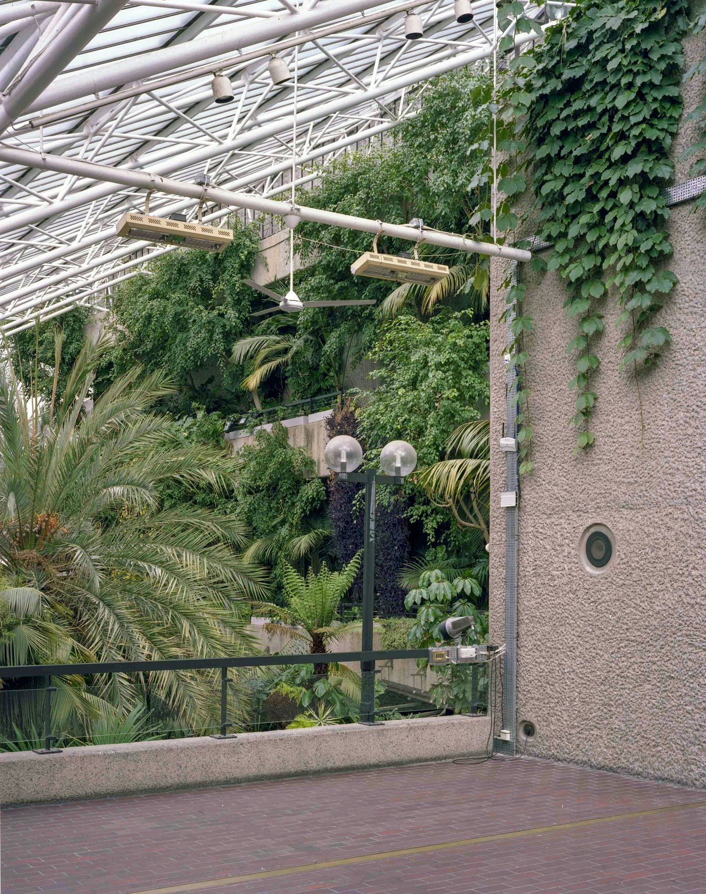 IGNANT-Travel-Luke-Hayes-The-Barbican-Conservatory-04