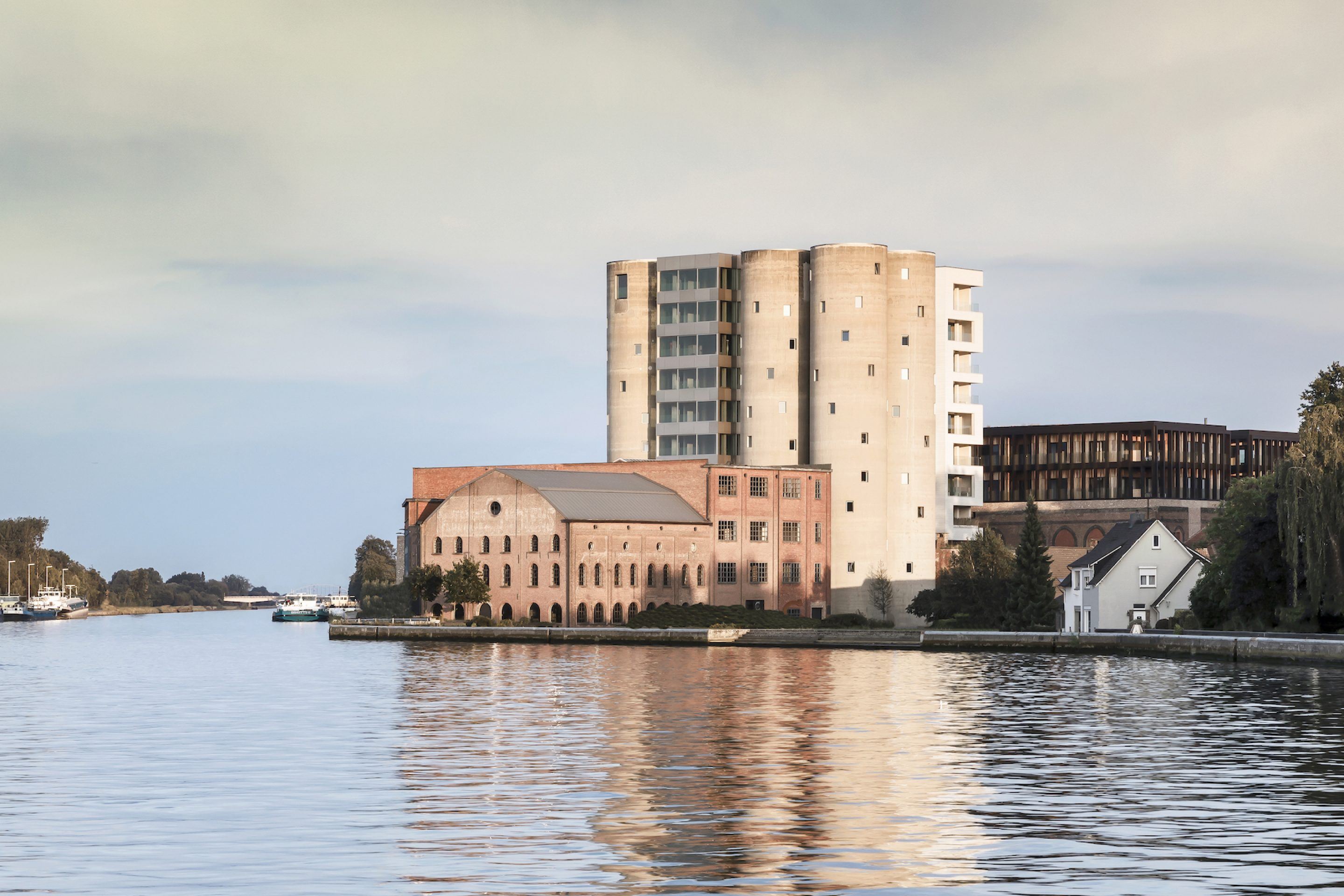 IGNANT-Architecture-Arjaan-De-Feyter-Silo-Apartment-07