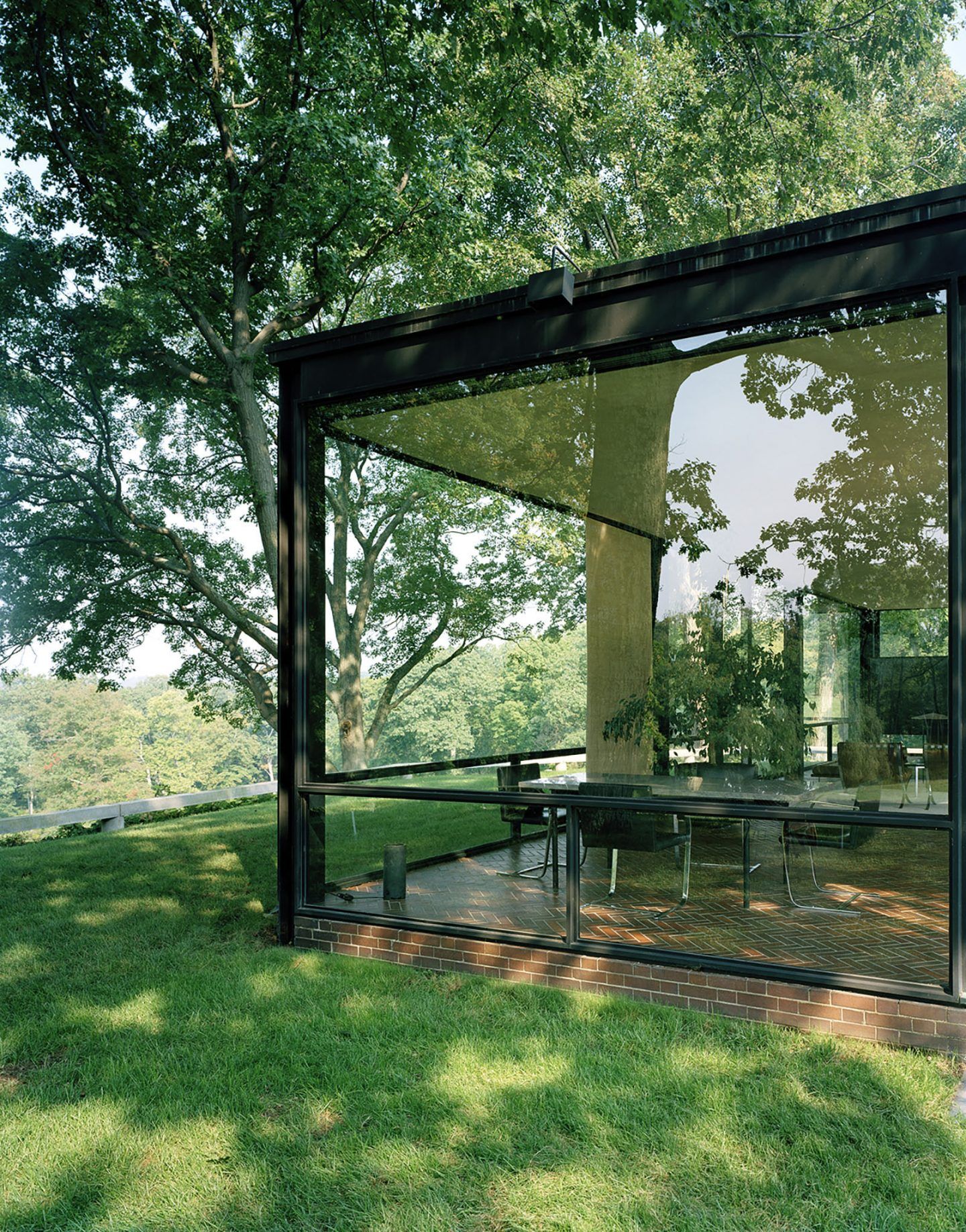 philip johnson glass house case study