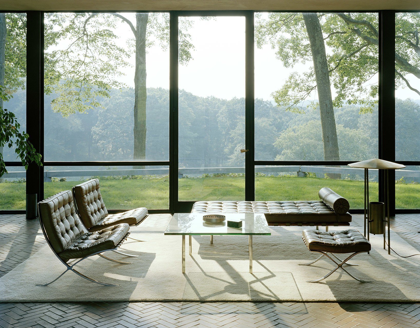 Life In Philip Johnsons The Glass House An Icon Of 
