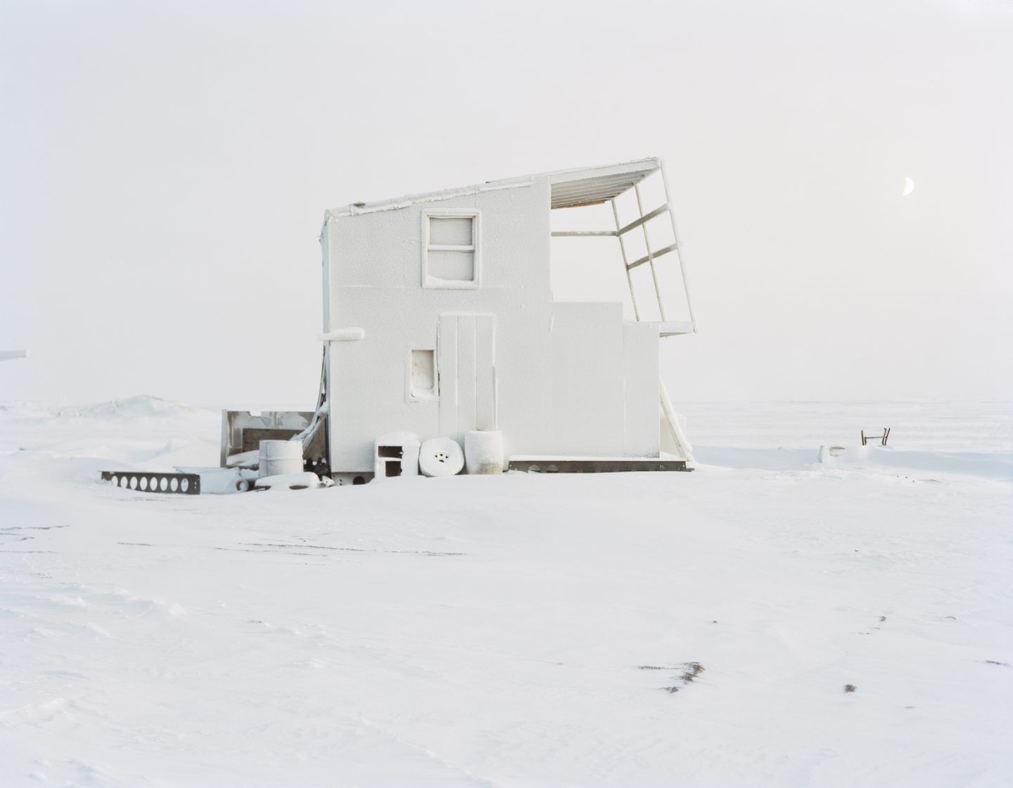 IGNANT-Photography-Eirik-Johnson-Barrow-Cabins-014