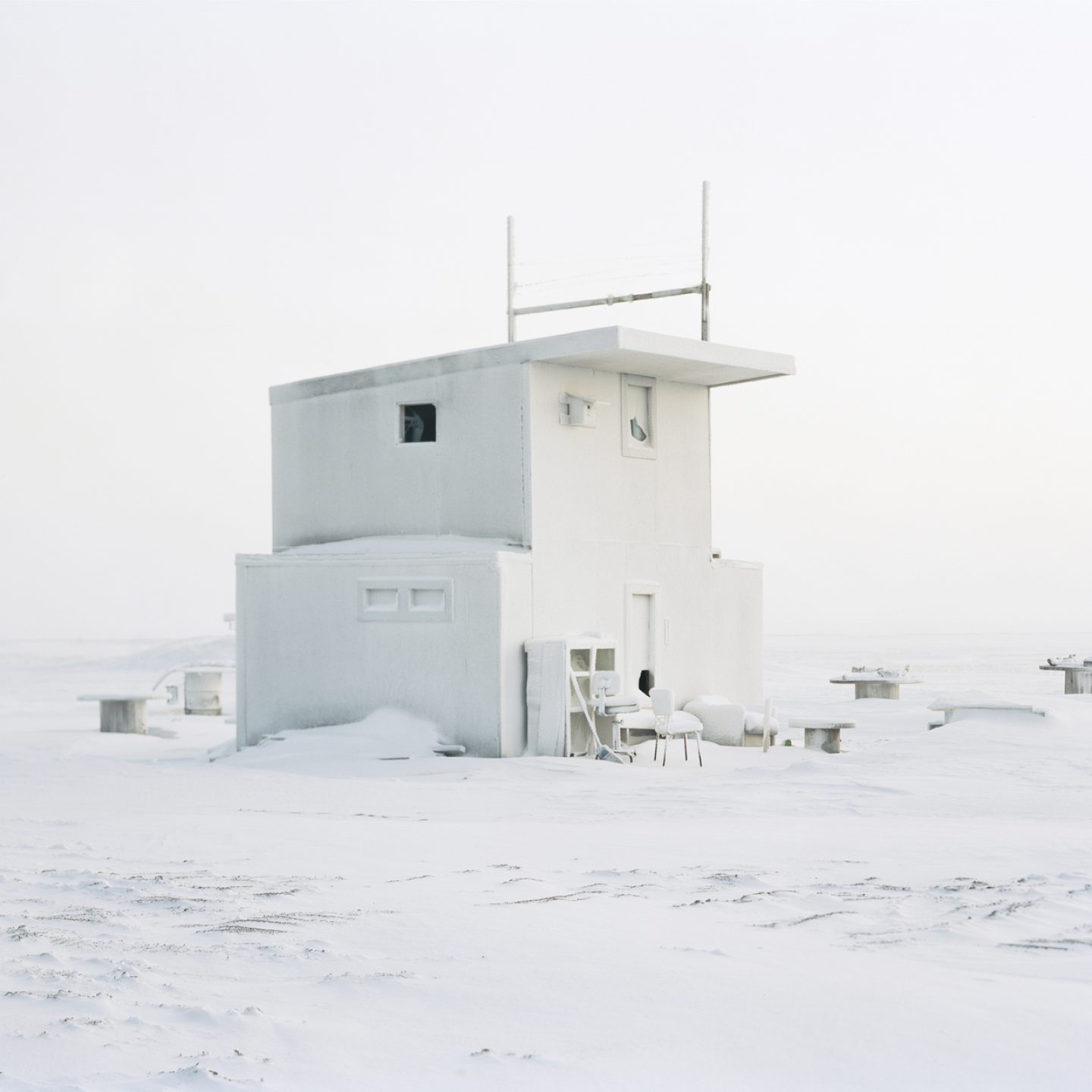 IGNANT-Photography-Eirik-Johnson-Barrow-Cabins-018