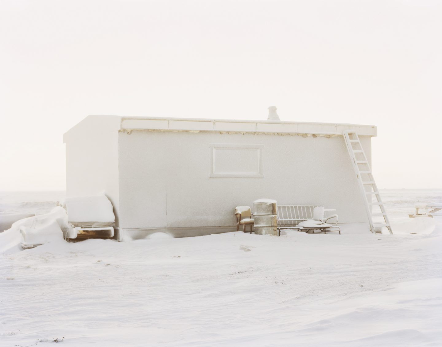 IGNANT-Photography-Eirik-Johnson-Barrow-Cabins-06