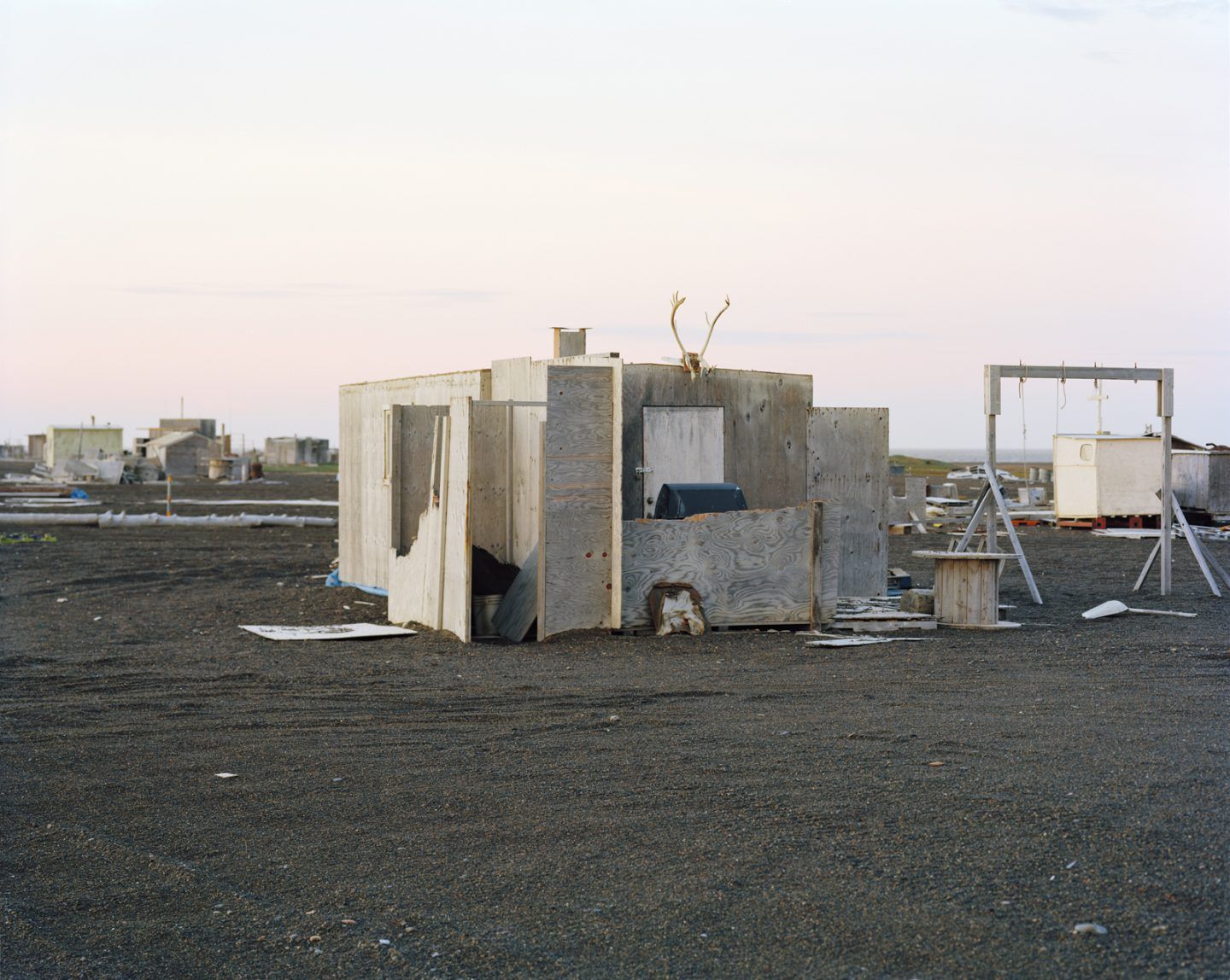 IGNANT-Photography-Eirik-Johnson-Barrow-Cabins-07