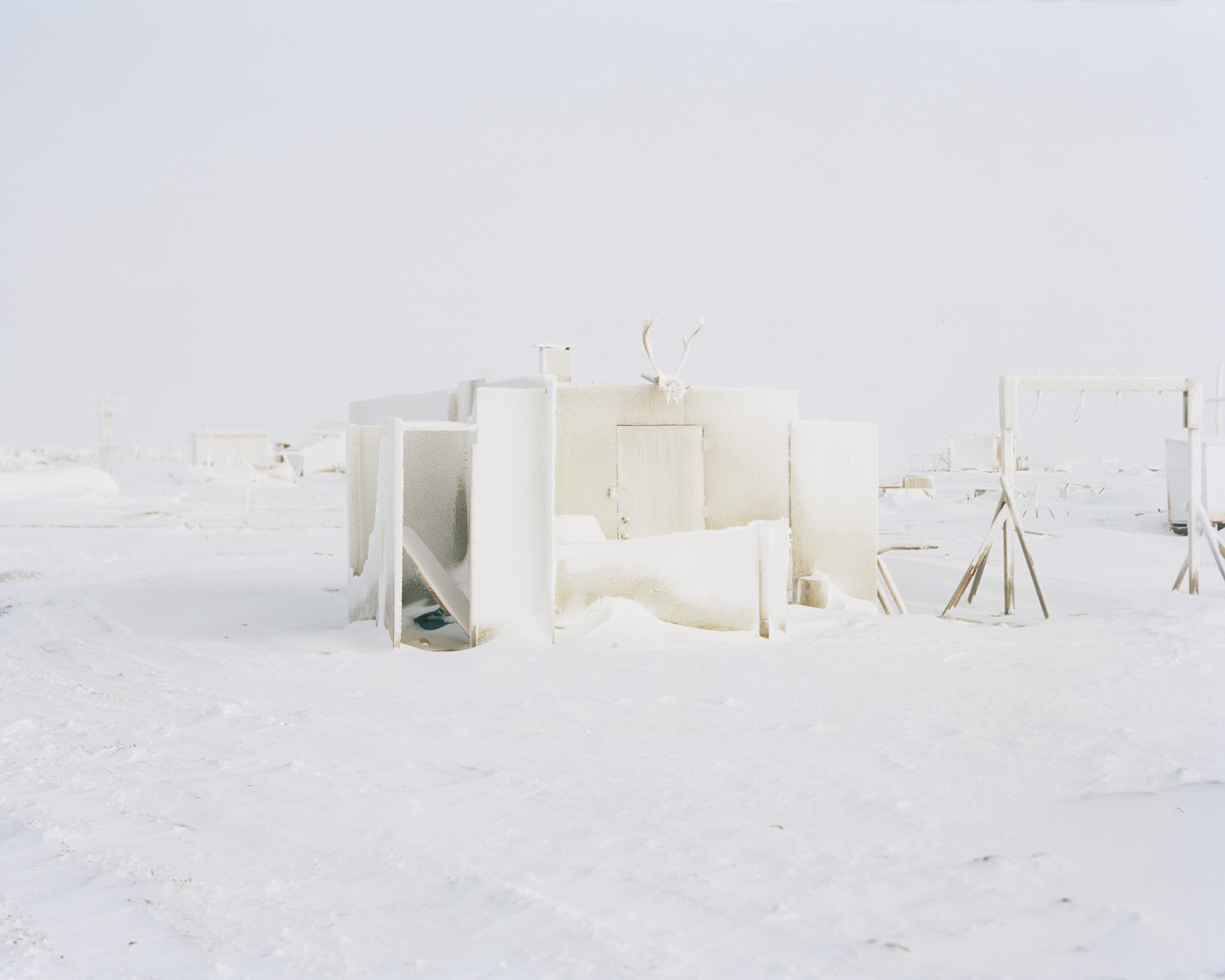 IGNANT-Photography-Eirik-Johnson-Barrow-Cabins-08