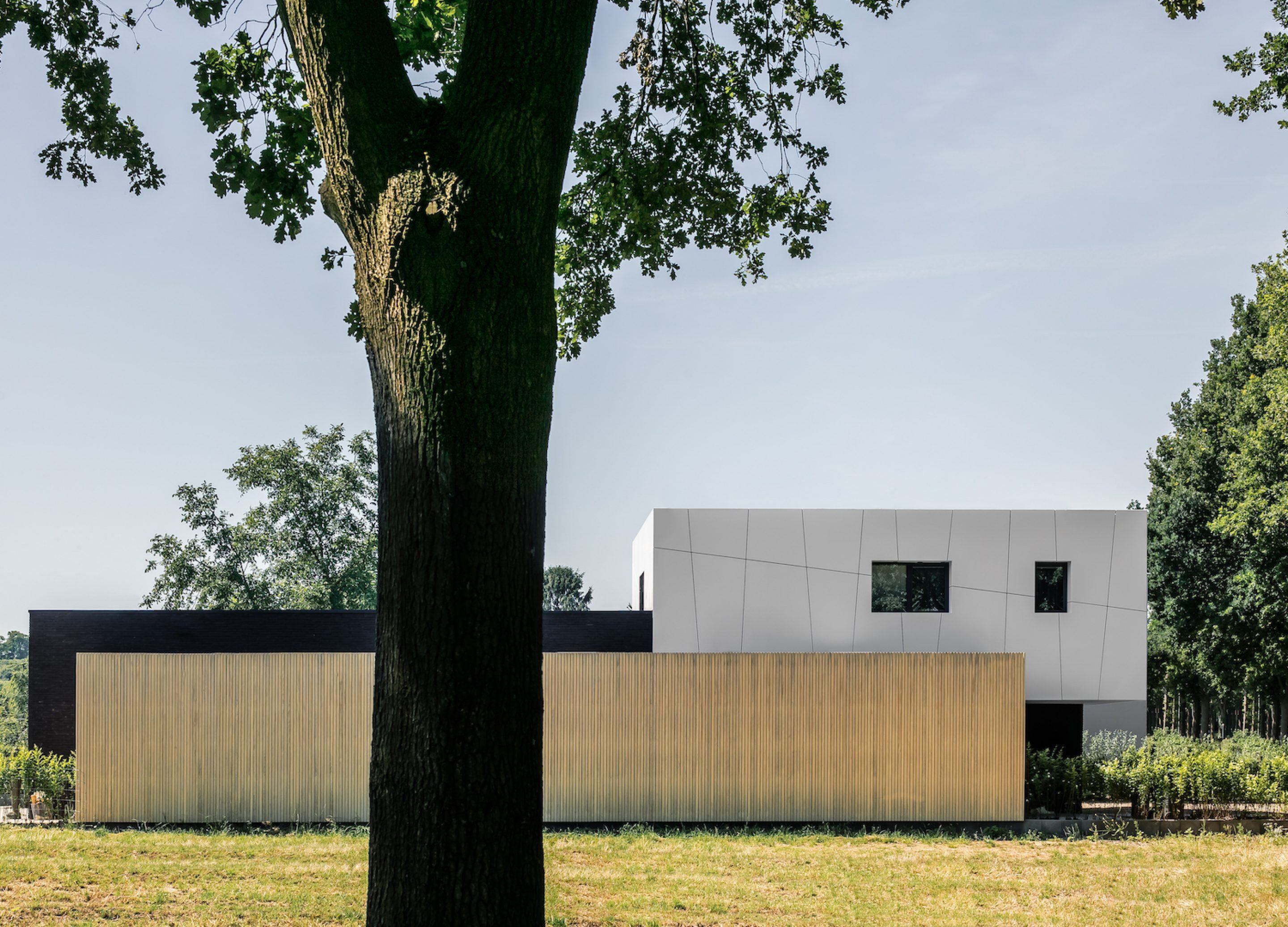 IGNANT-Architecture-Niels-Maier-Oblique-House-015