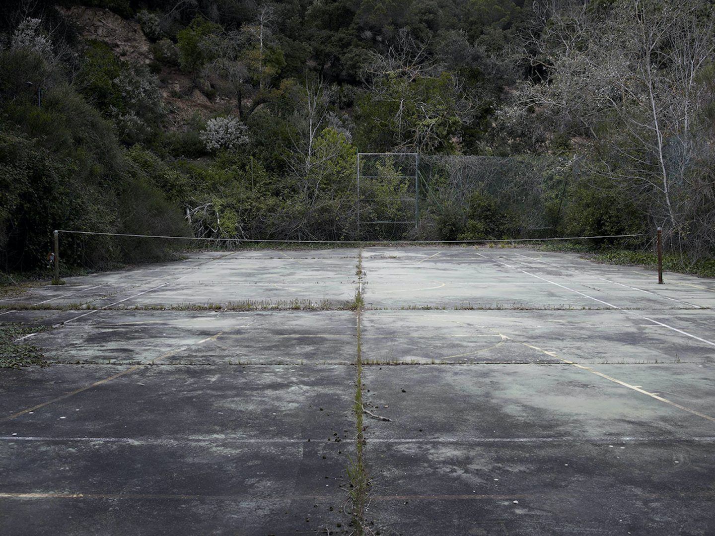 IGNANT-Photography-Guillem-Vidal-Forgotten-Playgrounds-07