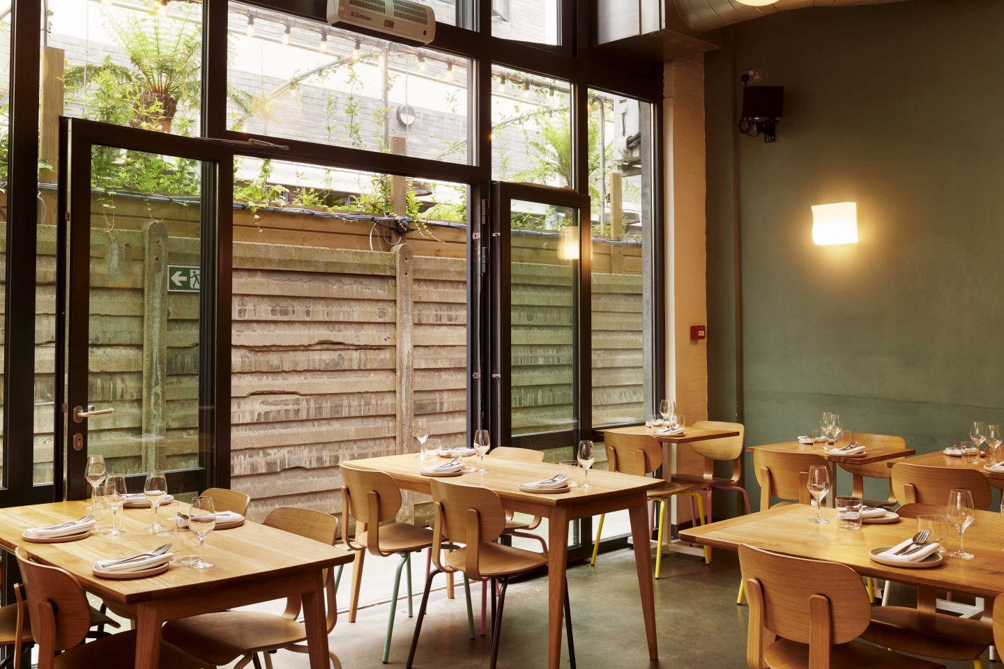 IGNANT-Travel-Bright-Restaurant-London-09