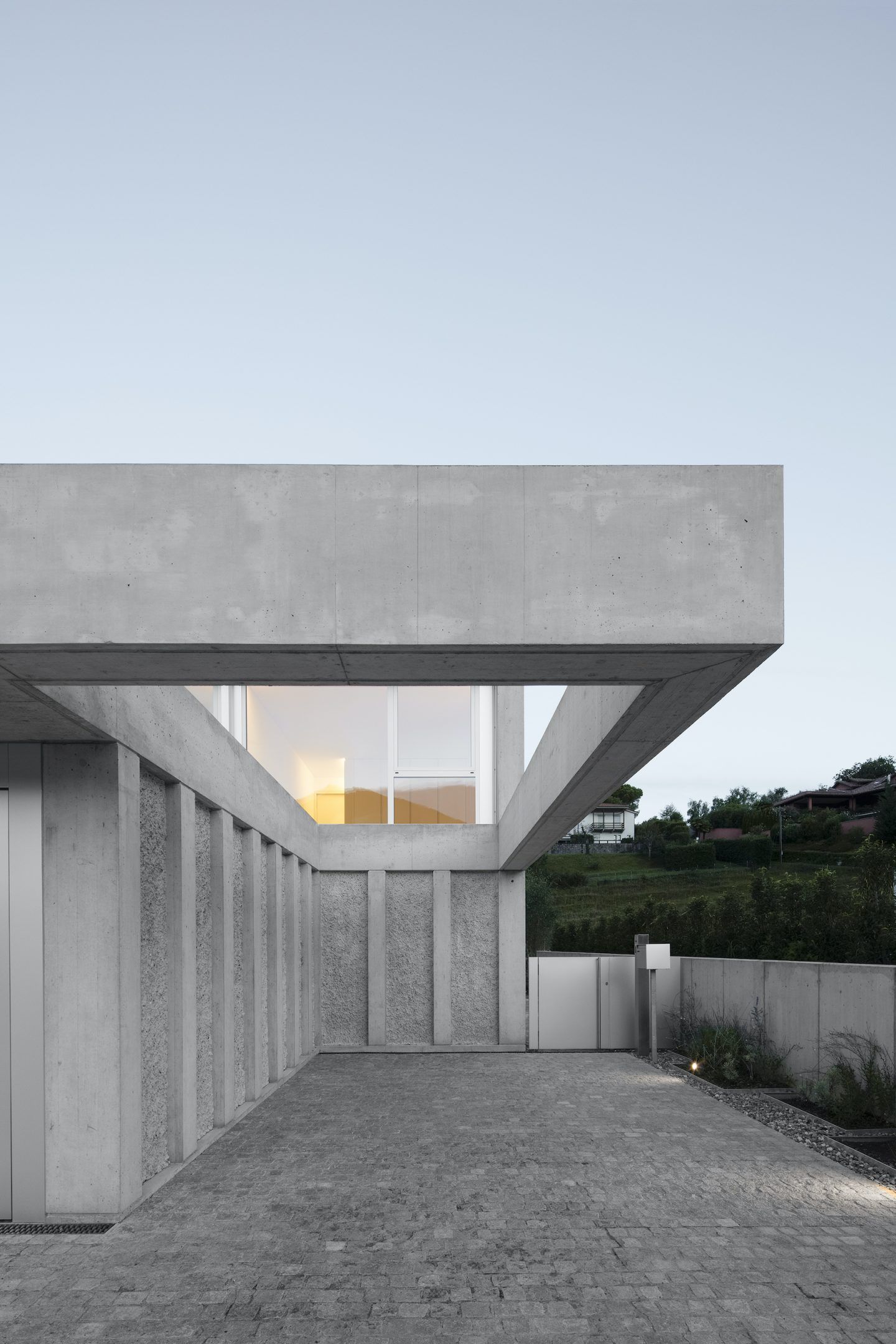 IGNANT-Architecture-DFDC-Concrete-Villa-03