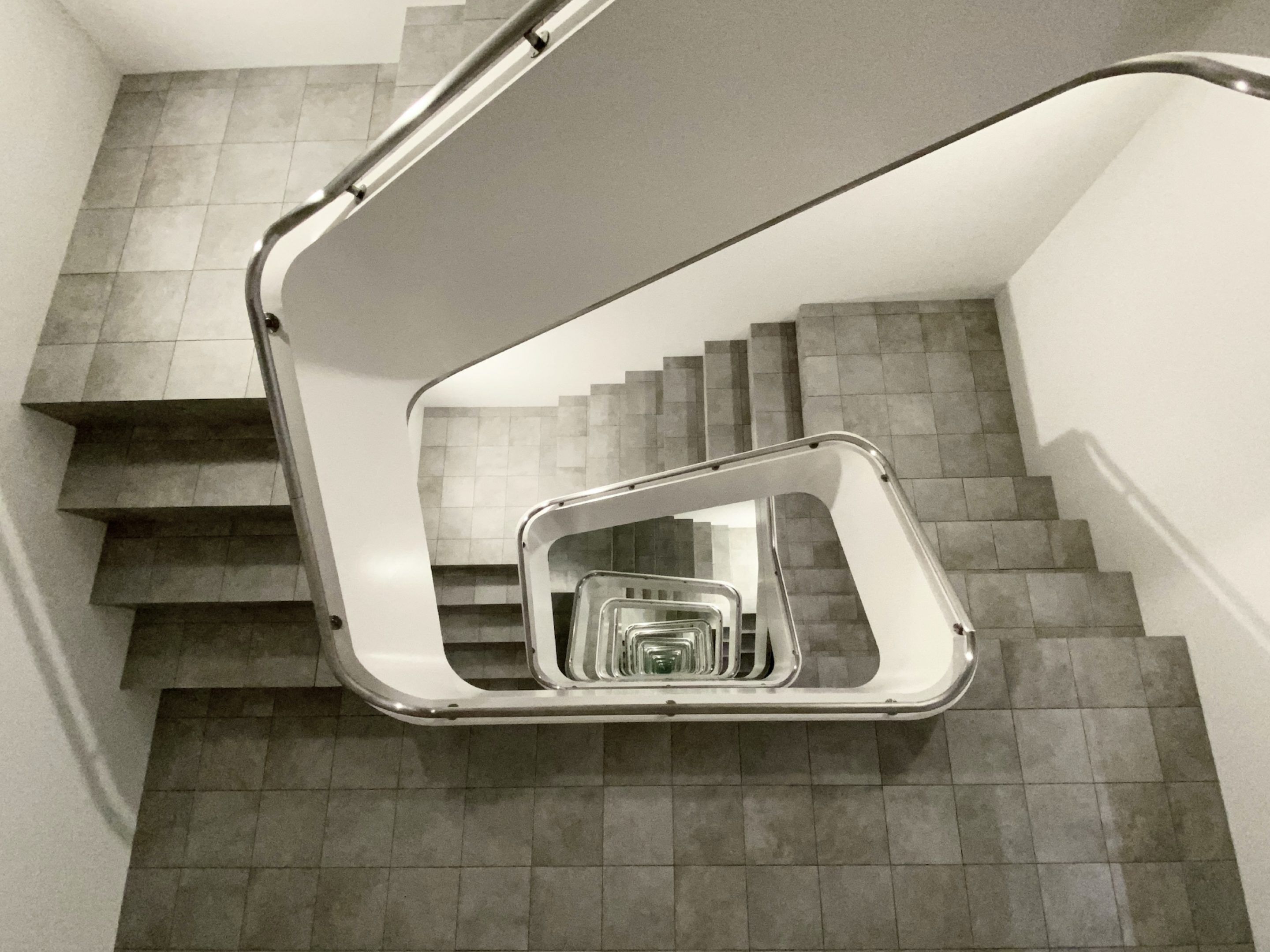 IGNANT-Art-Leandro-Erlich-Staircase-02