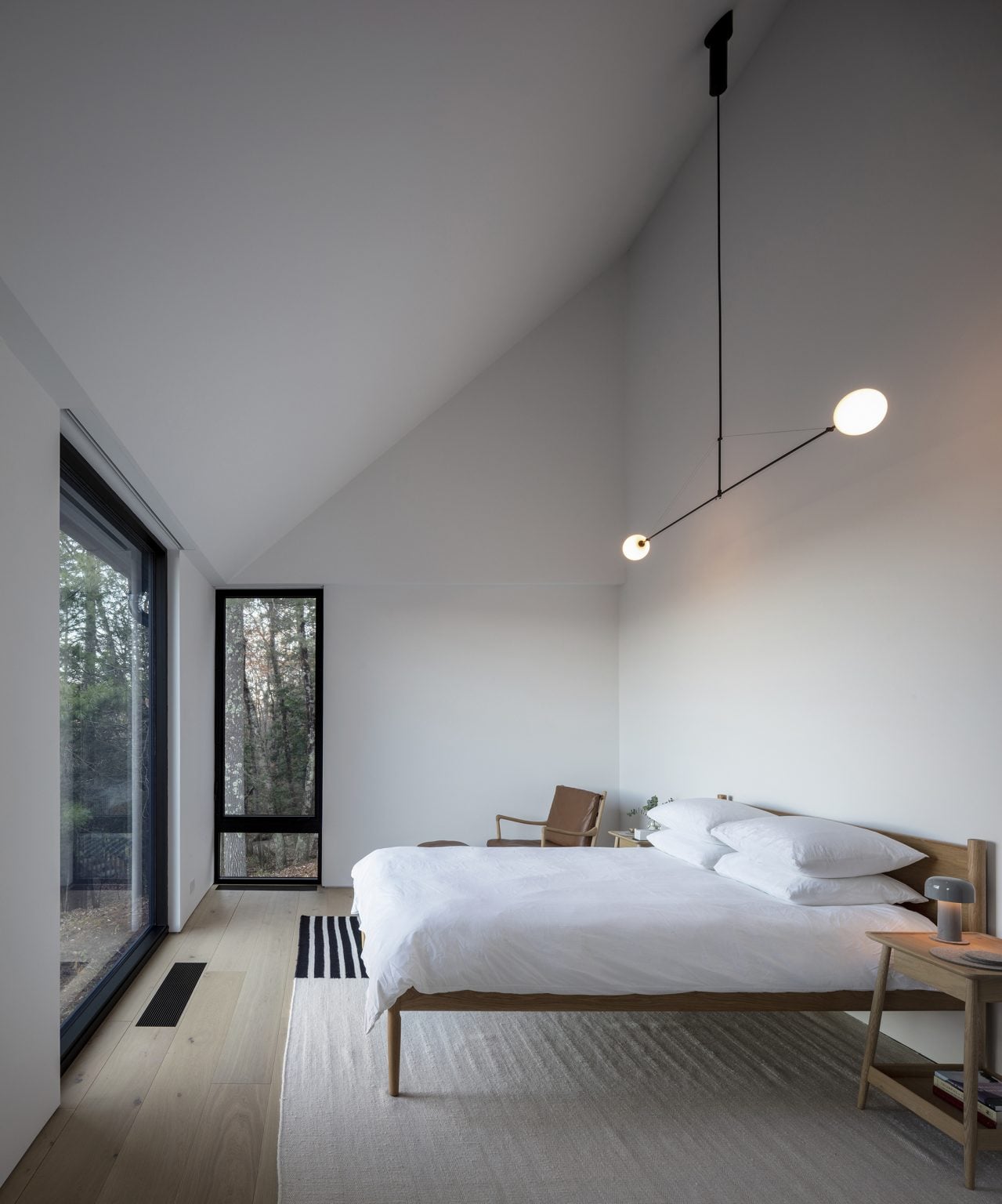 In Connecticut, Ledge House Makes The Most Of Its Stunning Forested