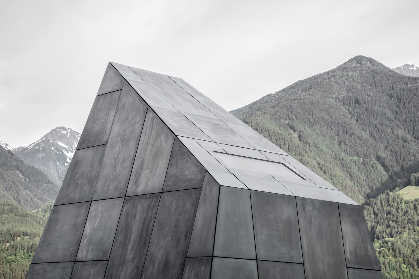 IGNANT-Architecture-South-Tyrol-Pacherhof-Wine-Cellar-02