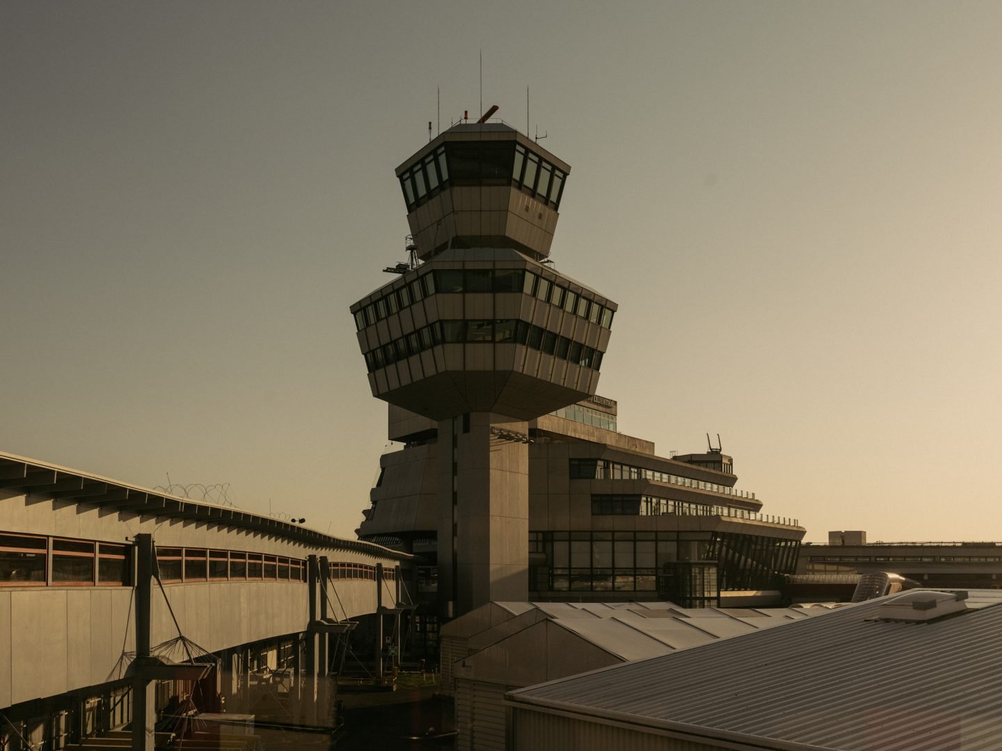 IGNANT-Photography-Flughafen-Tegel-Felix-Bruggemann-Robert-Rieger-03