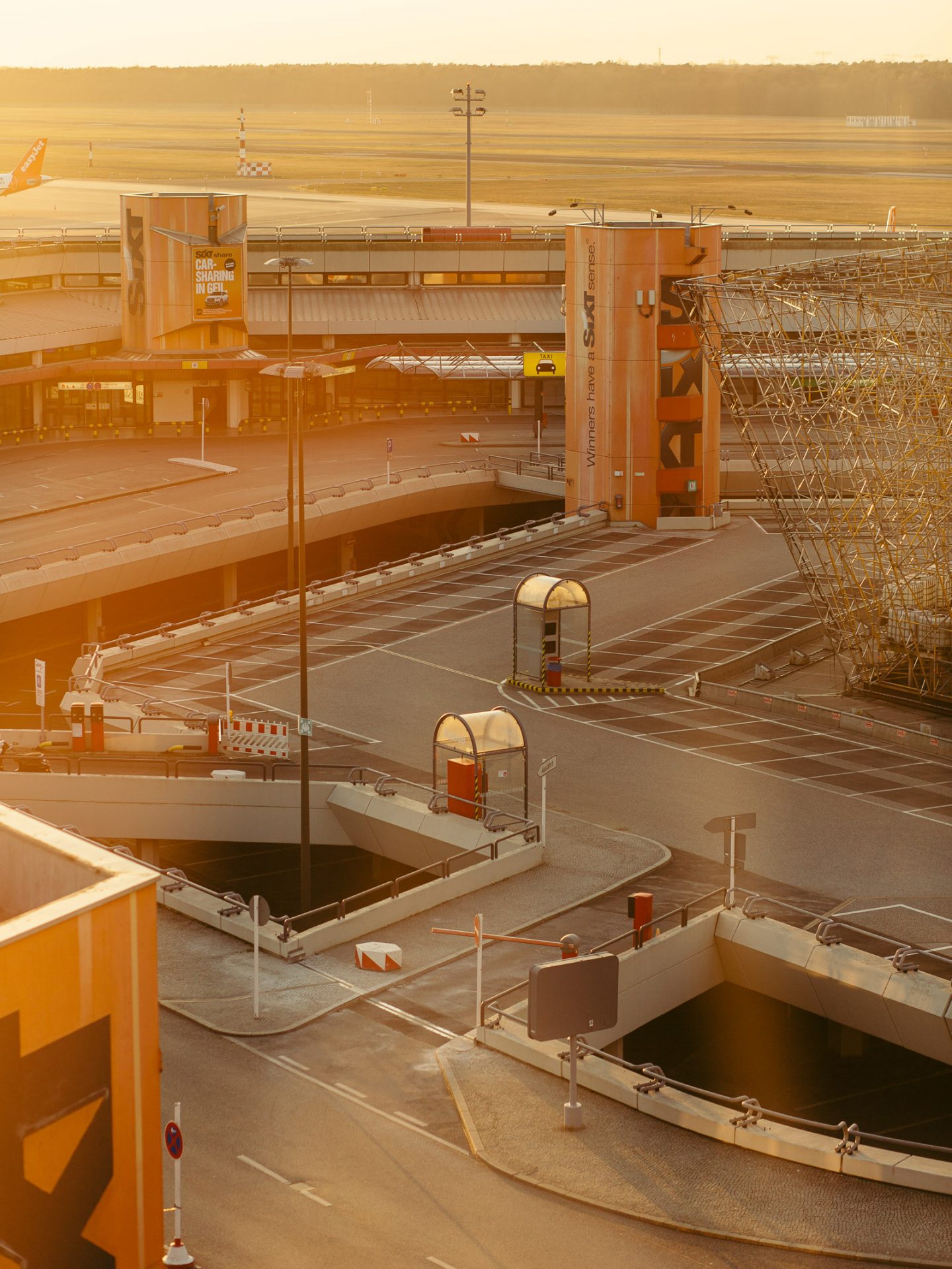 IGNANT-Photography-Flughafen-Tegel-Felix-Bruggemann-Robert-Rieger-08