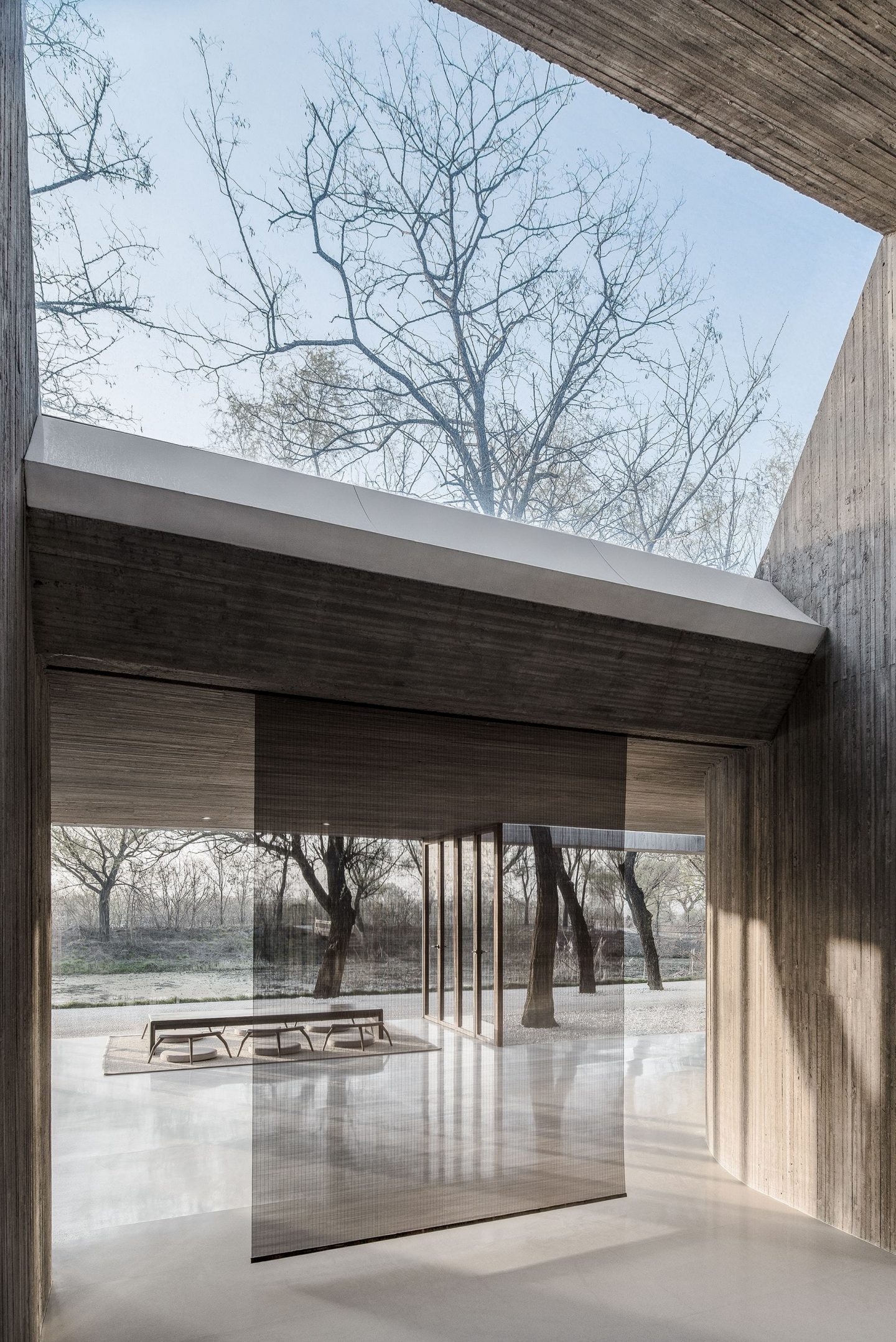 IGNANT-Architecture-Archstudio-Waterside-Buddhist-Shrine-015-min