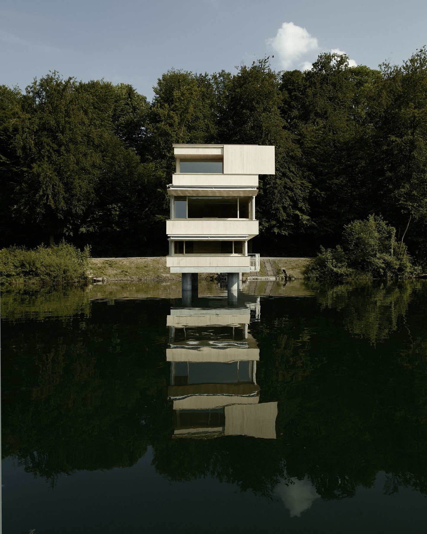 IGNANT-Architecture-TowerRotseeLake-14