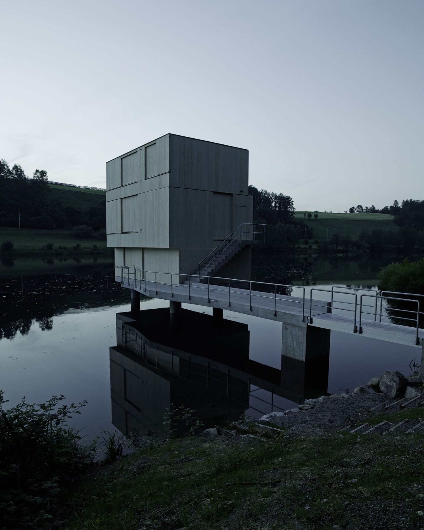 IGNANT-Architecture-TowerRotseeLake-16