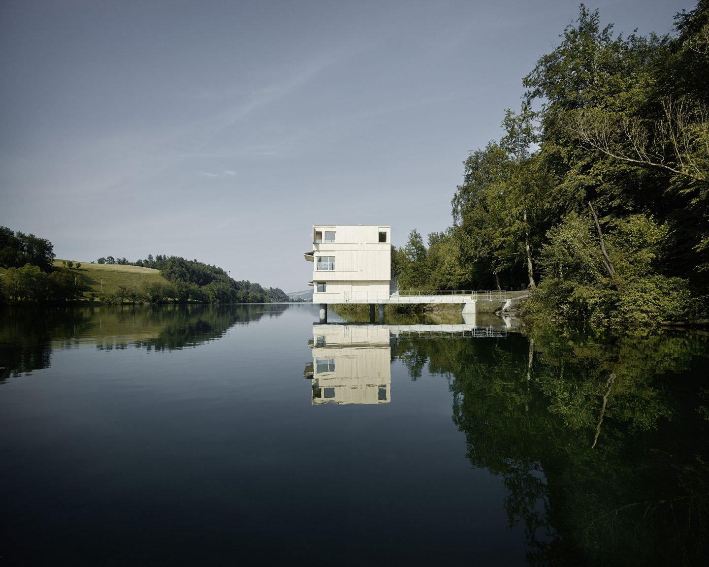 IGNANT-Architecture-TowerRotseeLake-3