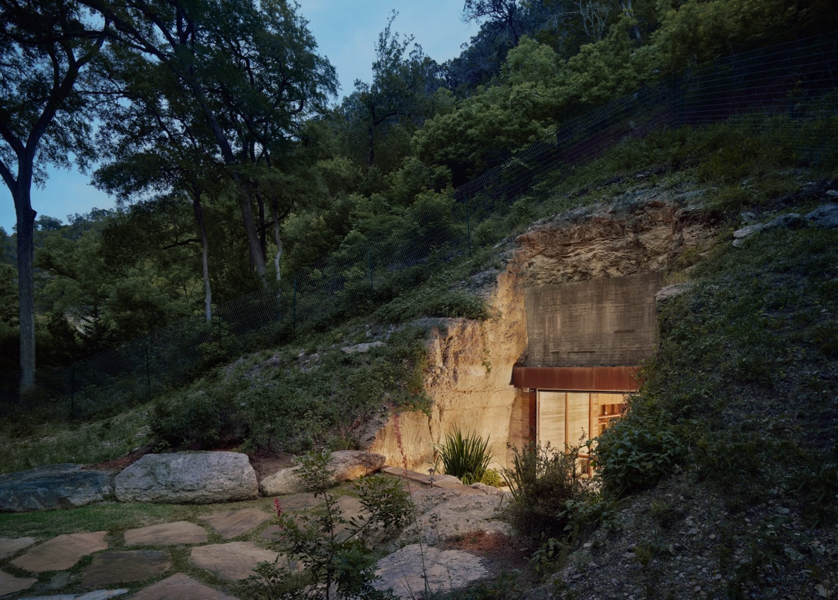 IGNANT-Architecture-Texas-Hill-wine-cave-02