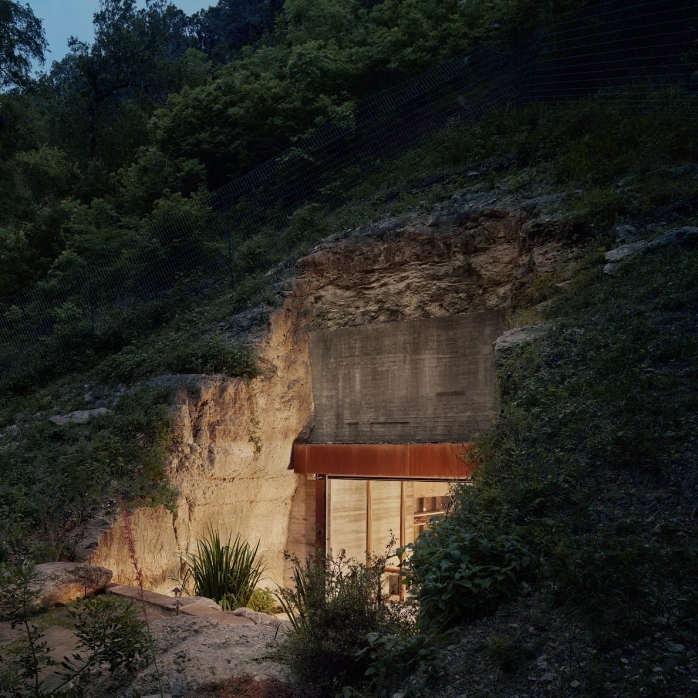 IGNANT-Architecture-Texas-Hill-wine-cave-03