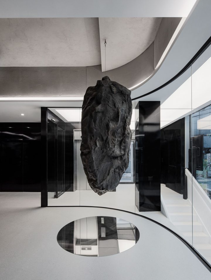SpaceDog, Cov Studio’s Futuristic Venue In Seoul Is Designed To Emulate Outer Space