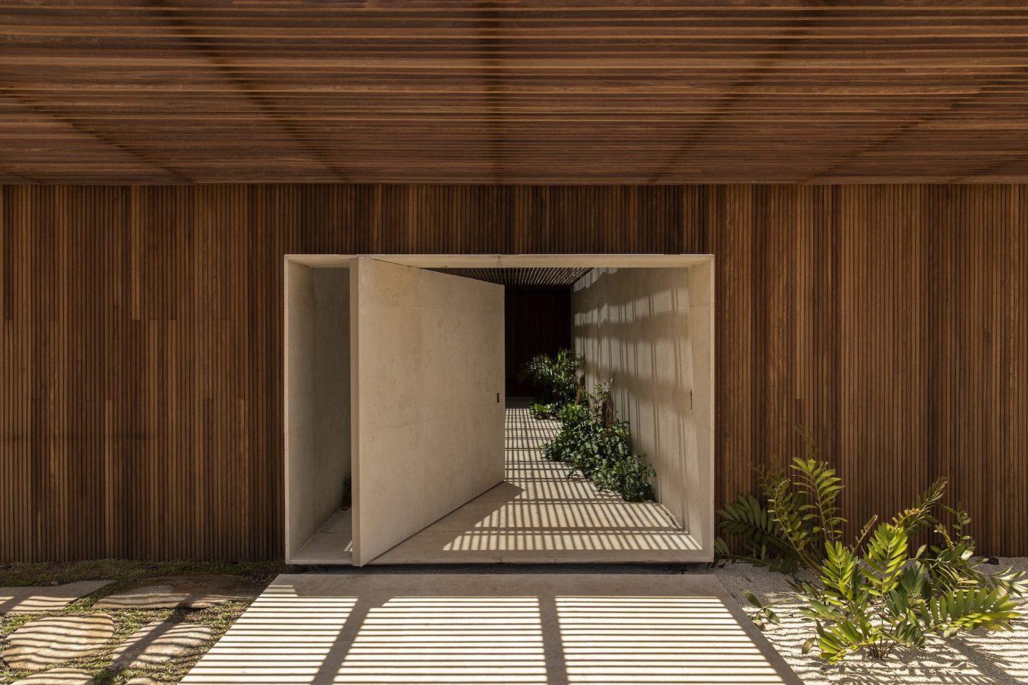 IGNANT-Architecture-MF-Arquitetos-Casa-Q04L63-04-min