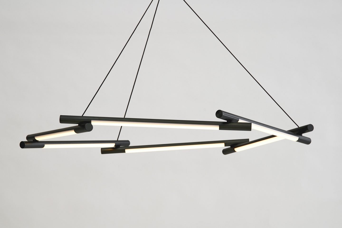 IGNANT-Design-Product-BTD-Studio-Formation-chandelier-1