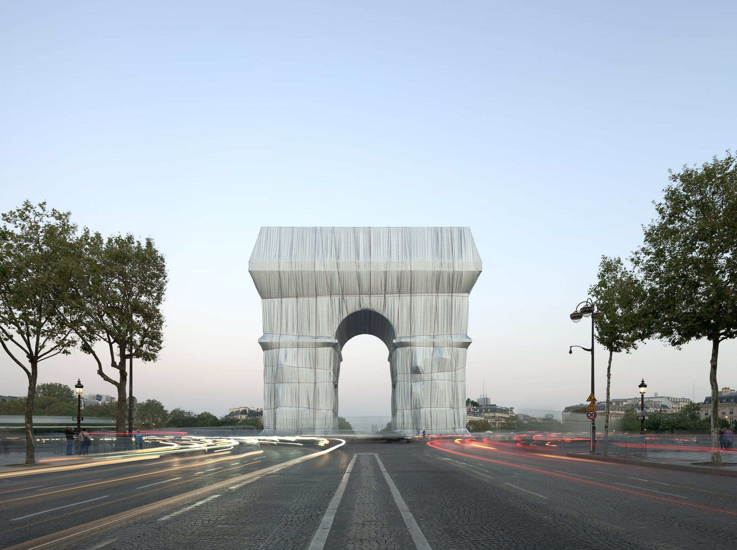 IGNANT-Photography-Arc-de-Triomphe-Yohan-Zerdoun-01