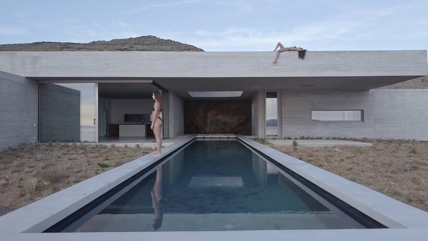 IGNANT-Video-Mariana-Bisti-Lap-Pool-House-New-010