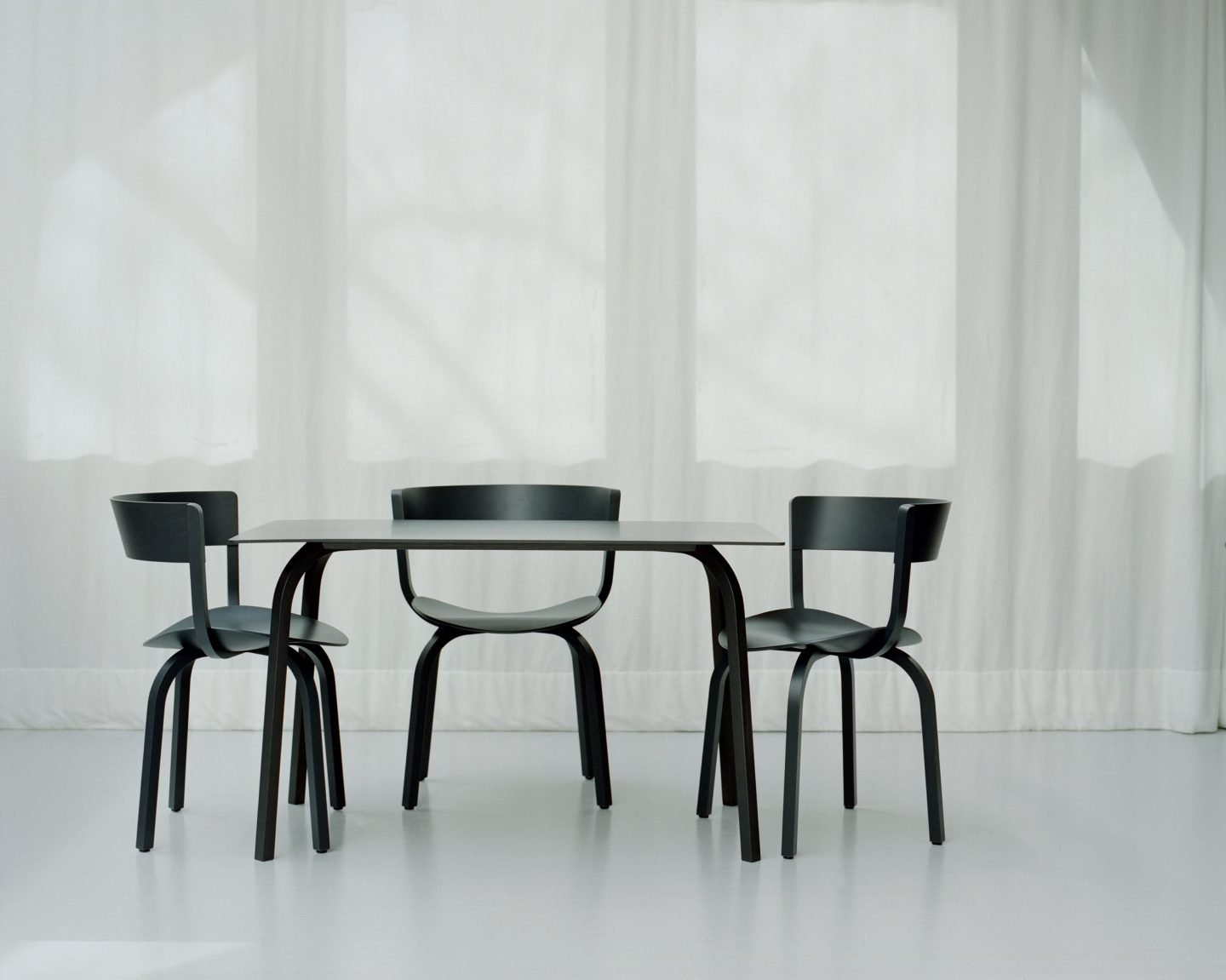 IGNANT-Design-DezOffice-404-for-Thonet-©Myrzik-Jaresch-1