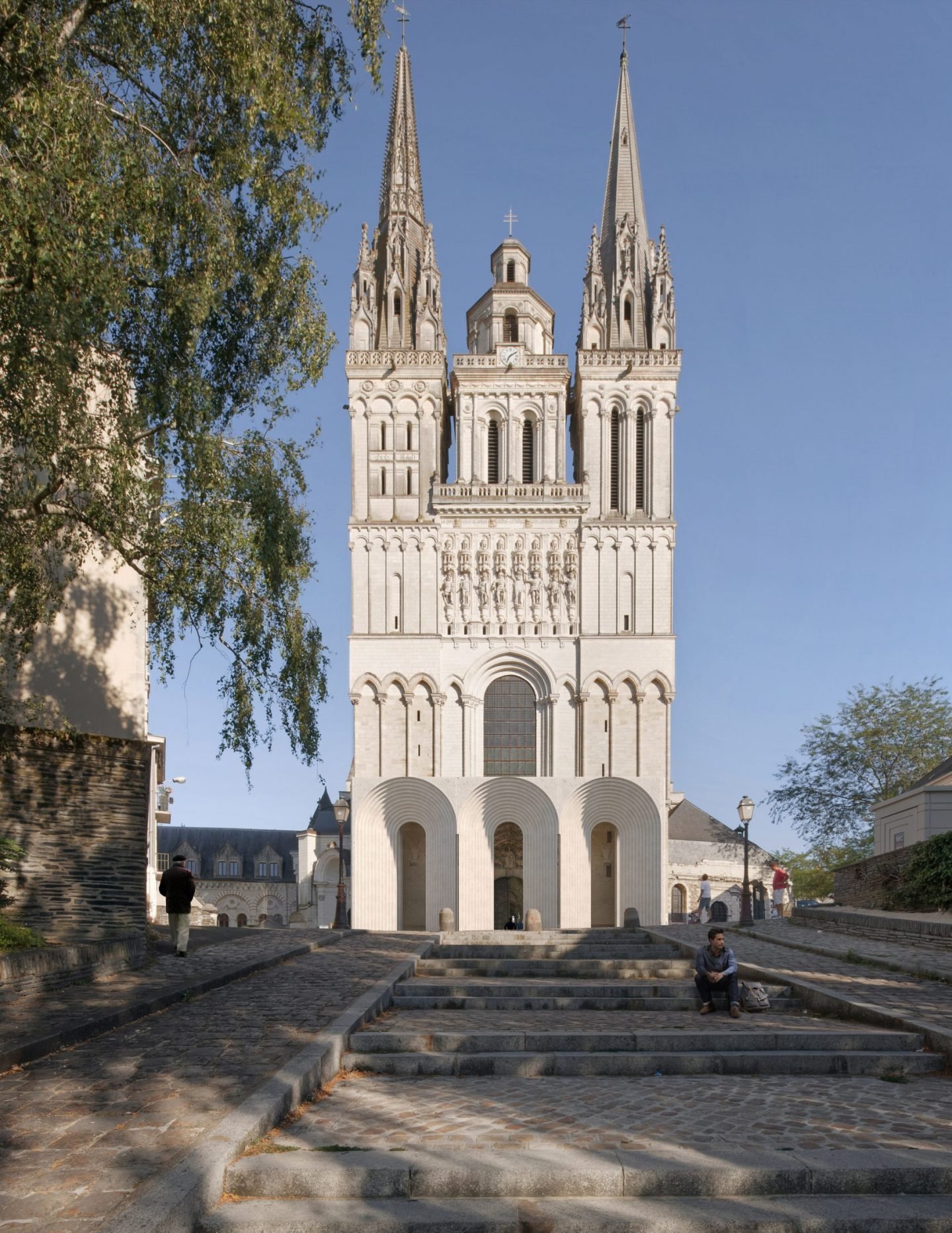 IGNANT-Architecture-Angers-Cathedral-Kengo-Kuma-04