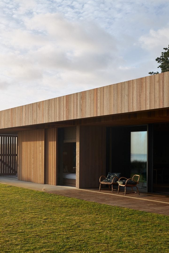 Fearon Hay’s Te Arai Beach House, A Coastal Timber Home Along The