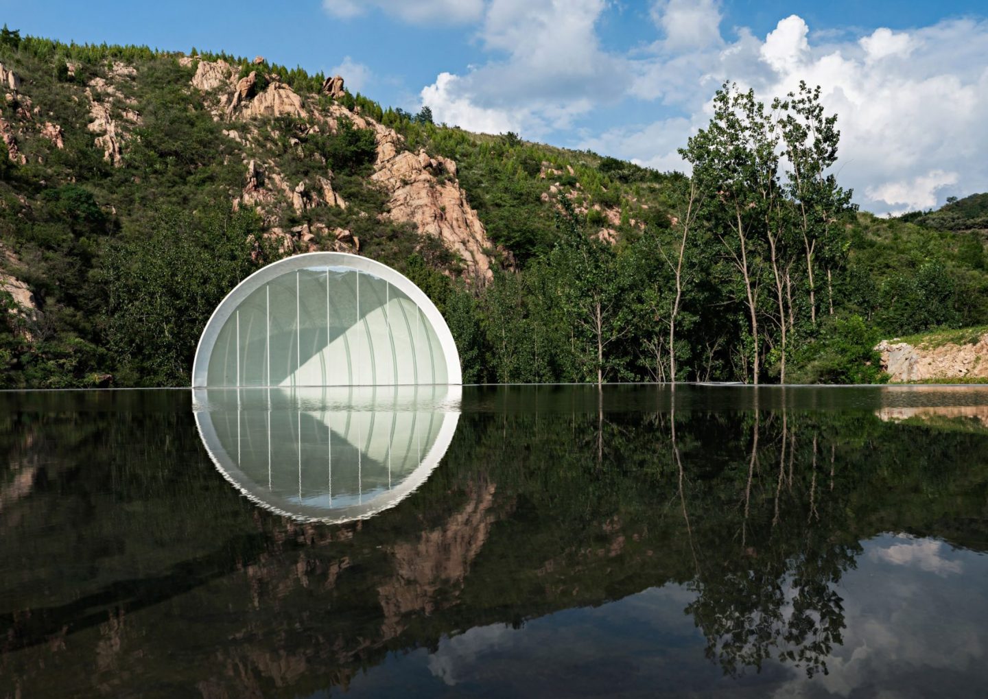 A Brilliant Half Moon Forever In Illumination: Syn Architects ...