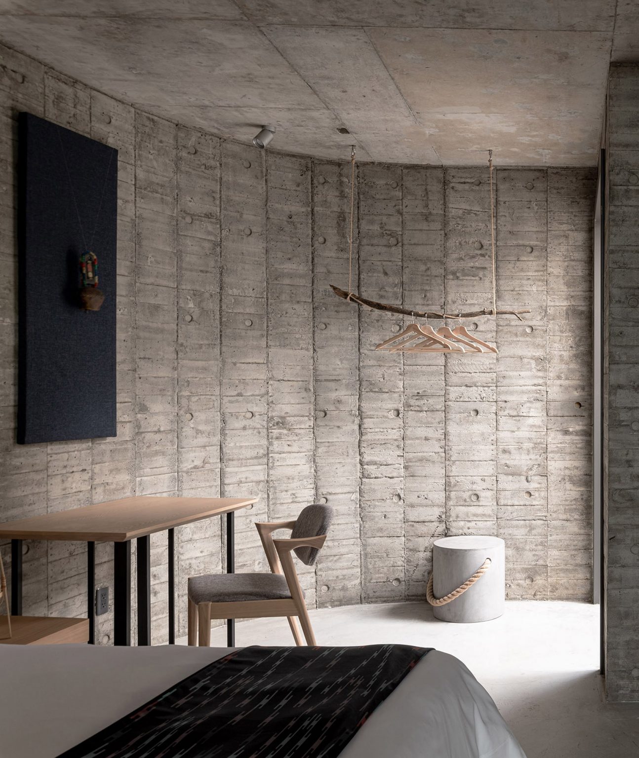 In Taiwan, The Wandering Walls By XRANGE Architects Curves Out Towards ...