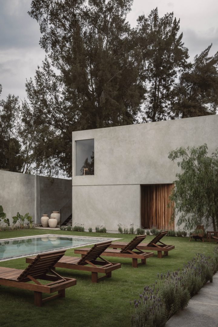 Casa Mate By Araujo Galvan Arquitectos Is A Study Of Simplicity And Refinement